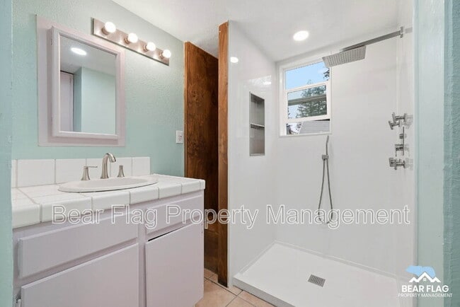 Building Photo - 3351 Albany Way