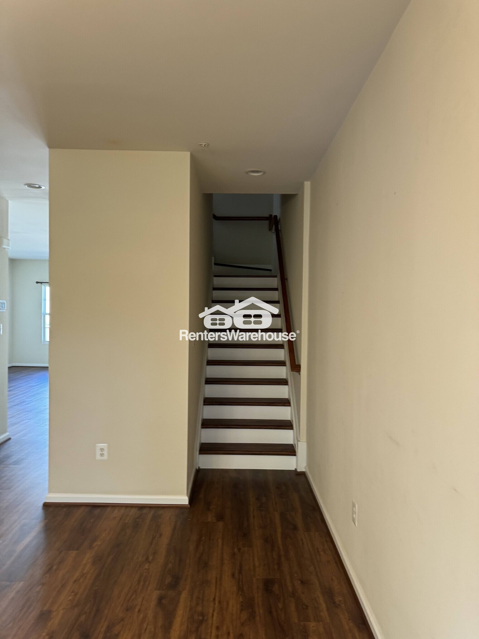 Building Photo - 7524 Stonehouse Run Dr
