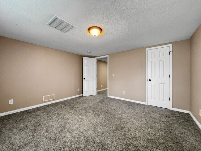Building Photo - 3936 Avondale St