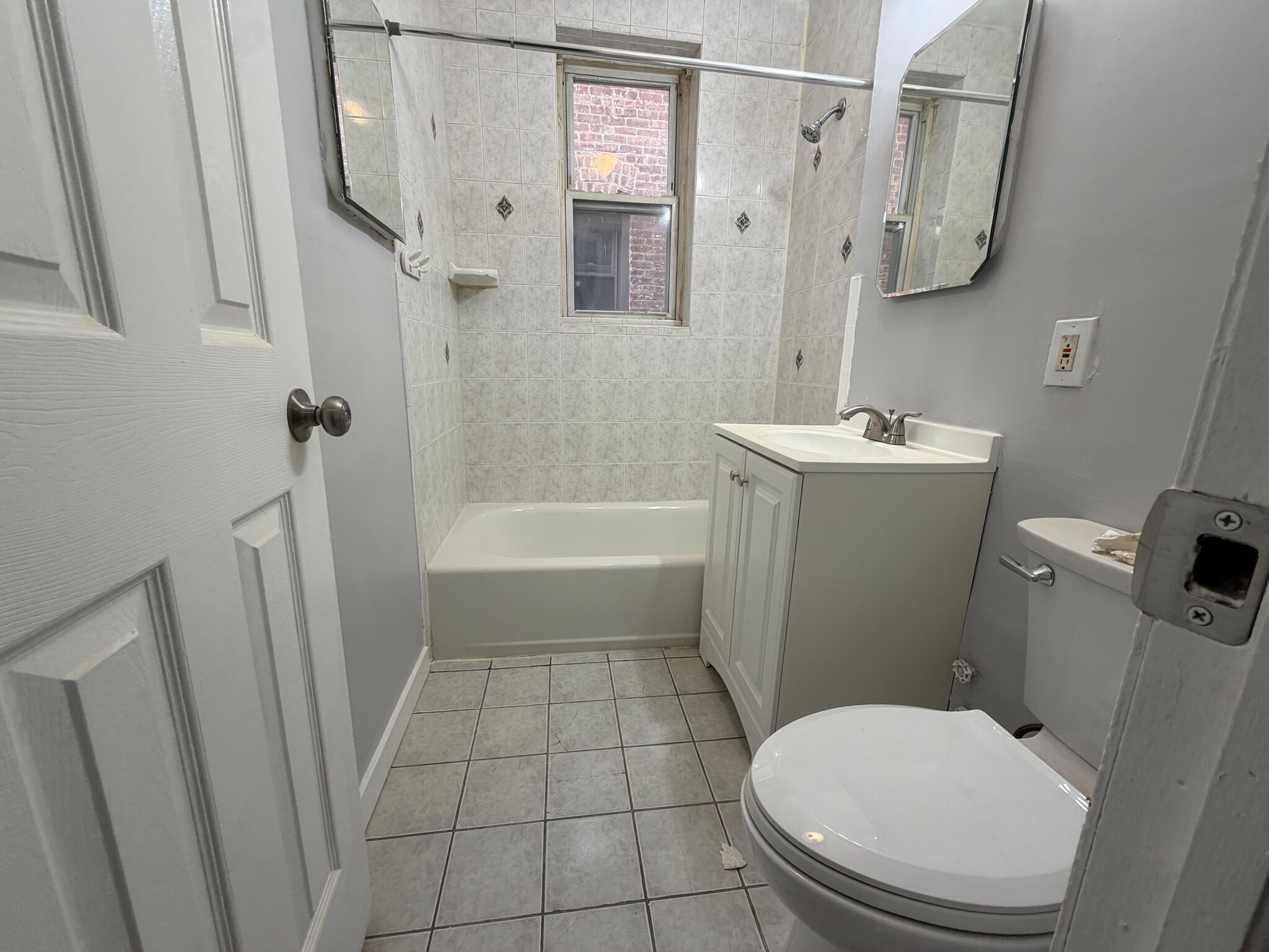 237 Lexington Ave 2R - 243 Lexington Ave