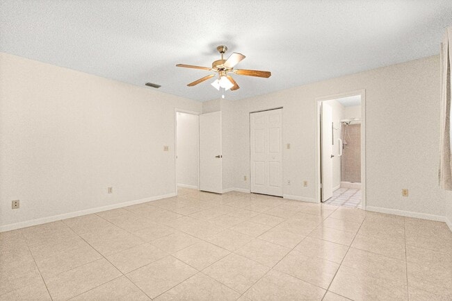 Building Photo - 8665 SW 94th St