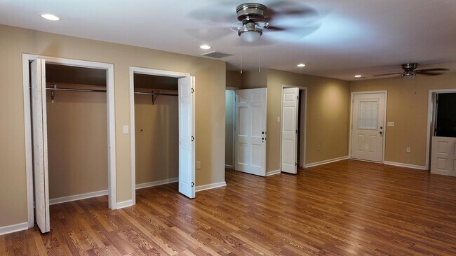 Building Photo - 463 Old Moncks Corner Rd