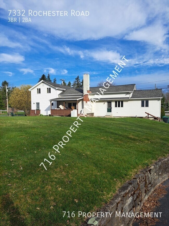 3 Bedroom 2 FULL Bathroom House available 7332 Rochester Rd