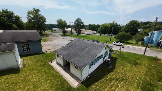 Building Photo - 540 Oakwood St