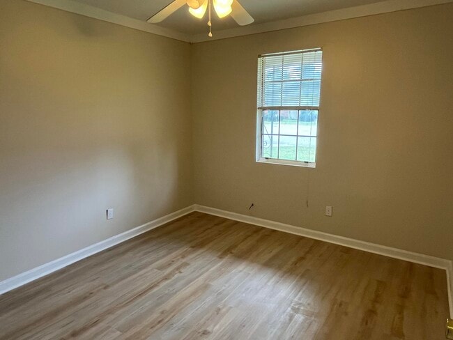Building Photo - 706 Cottonwood Ct