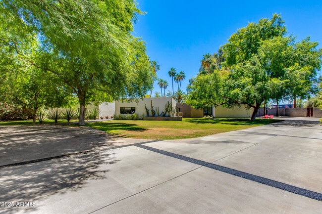 Building Photo - 3601 N 55th Pl