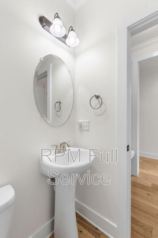 Building Photo - 537 Eastboro Dr