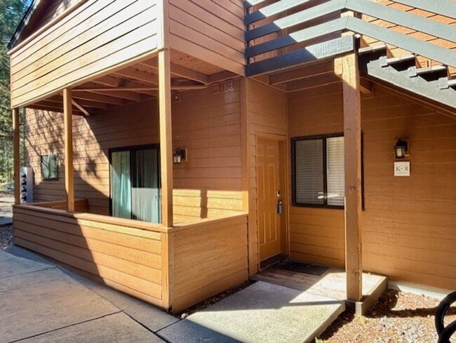 Primary Photo - Furnished 2 Bedroom Condo in Sunriver For ...