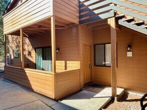 Building Photo - Furnished 2 Bedroom Condo in Sunriver!! $250 off first full months rent!