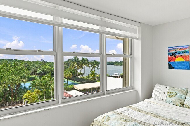 Building Photo - 2121 N Ocean Blvd