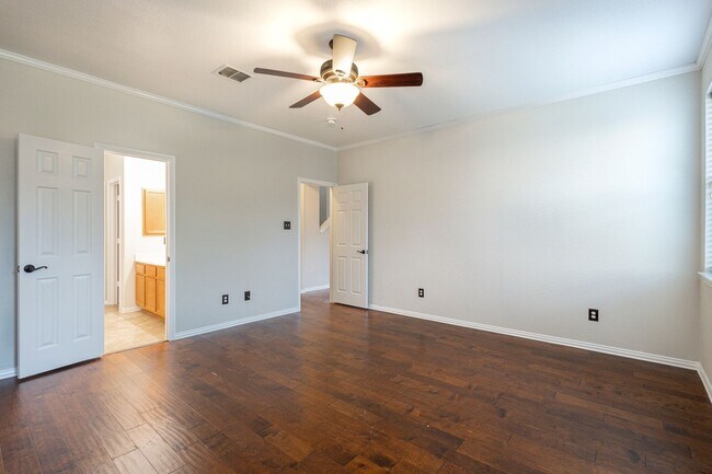 Building Photo - 1509 Heron Dr