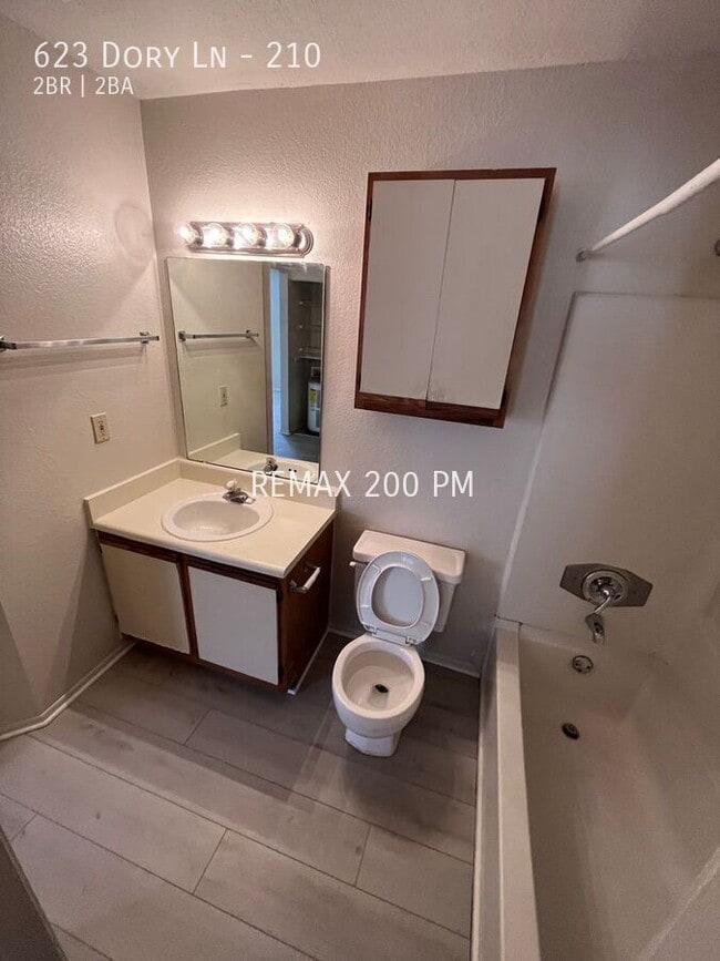 Building Photo - 623 Dory Ln