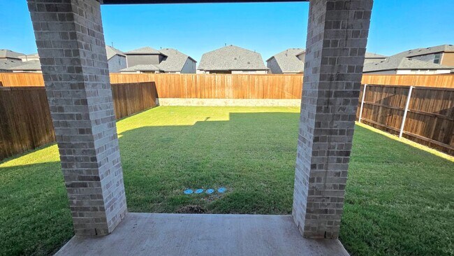 Building Photo - 920 Santa Lucia Dr