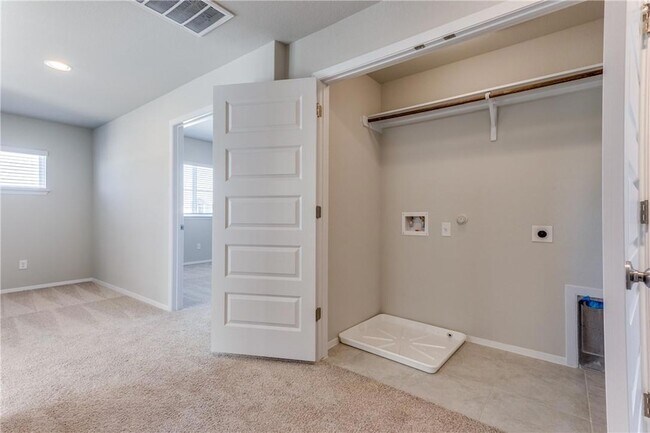 Building Photo - 131 Trailside Ln