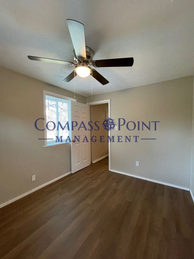 Building Photo - Newly Renovated Just For You! First Month's Rent Free!!