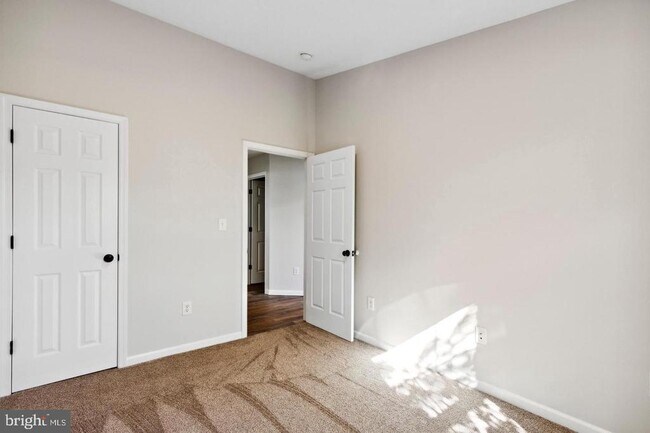 Building Photo - 56 S Charlotte St