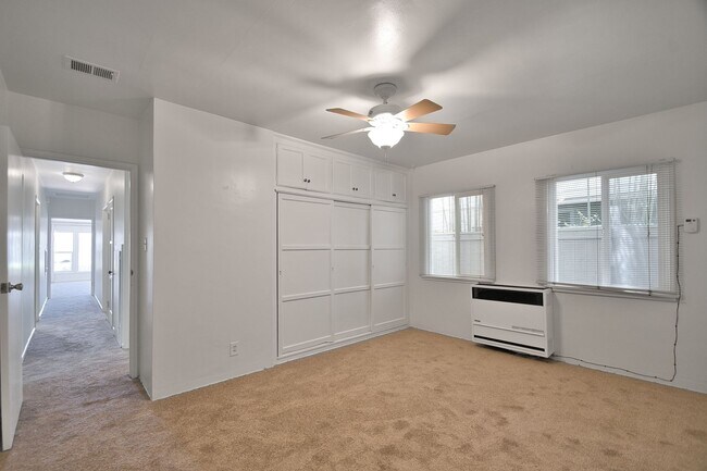 Building Photo - j27