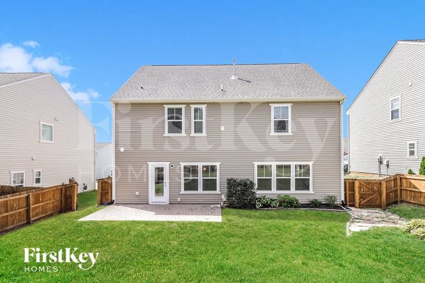 Building Photo - 1205 Quail Heights Dr
