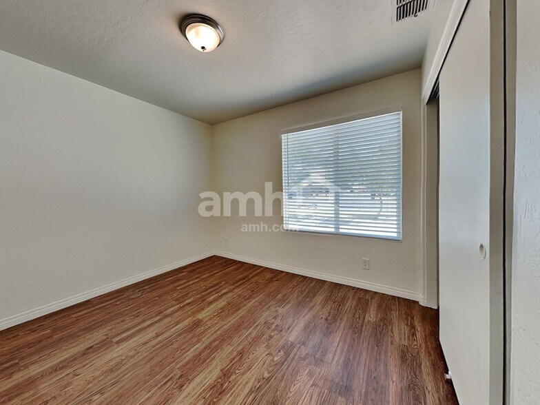 Building Photo - 1177 S Jamaica Way