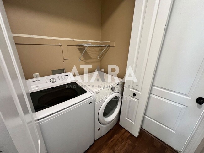 Building Photo - 11447 Open View Ln