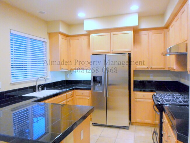 Building Photo - Pets Negotiable! Great Location near Willow Glen! Central A/C! Tri-Level Home w/ Many Upgrades!