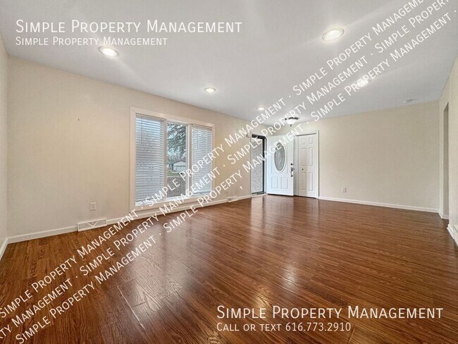 Building Photo - 5352 Queensbury Dr SE