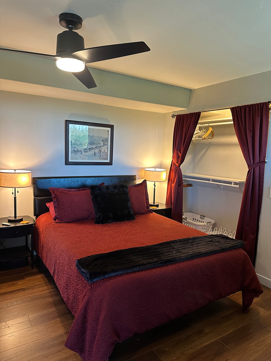 Closet drapes with tie-backs. - 7079 Engineers Rd