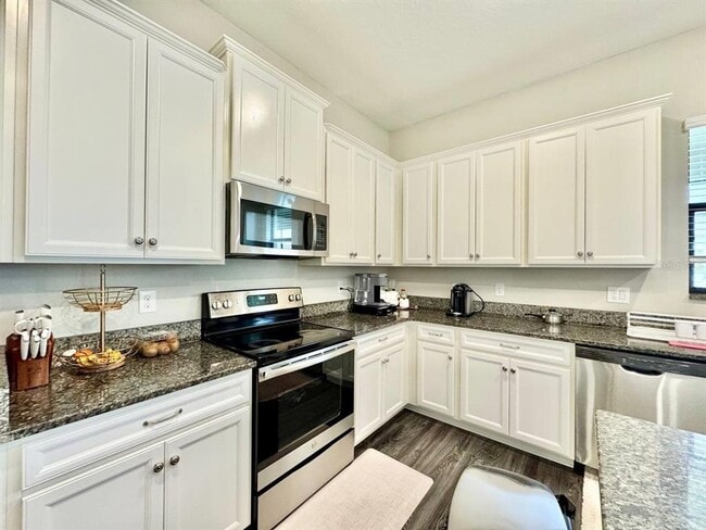 Building Photo - 2854 Hilliard Dr