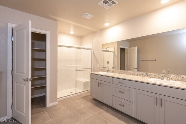 Building Photo - 480 Silverweed Ave