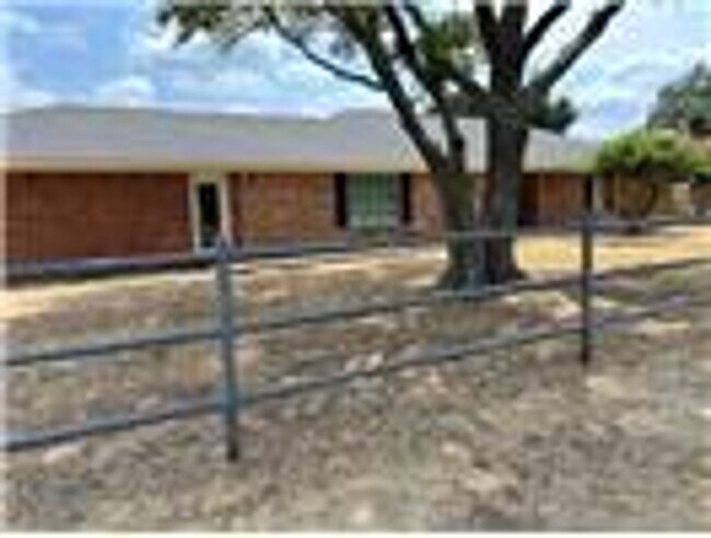 Primary Photo - Country Home with 3 Bedrooms and 2 Baths