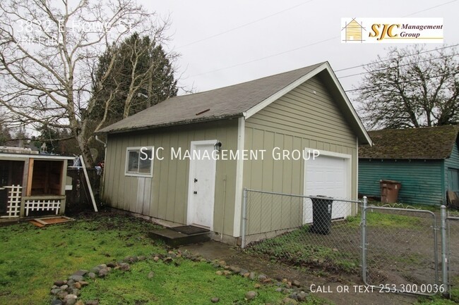 Building Photo - Two Bed,  One bath home for rent in Tacoma