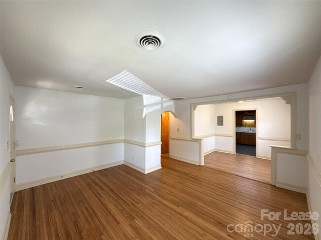 Building Photo - 419 Greystone Rd