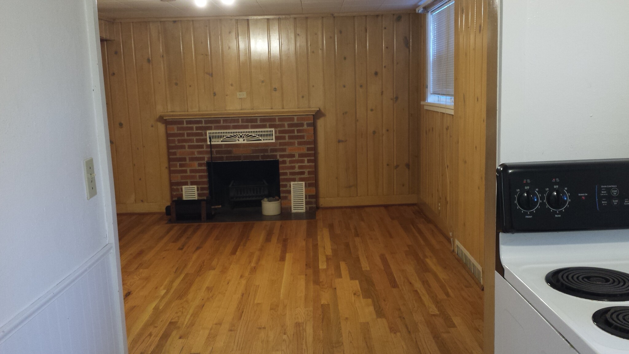 Living room from the kitchen - 901 Country Club Ave