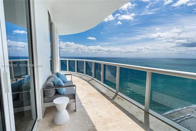 Building Photo - 16001 Collins Ave