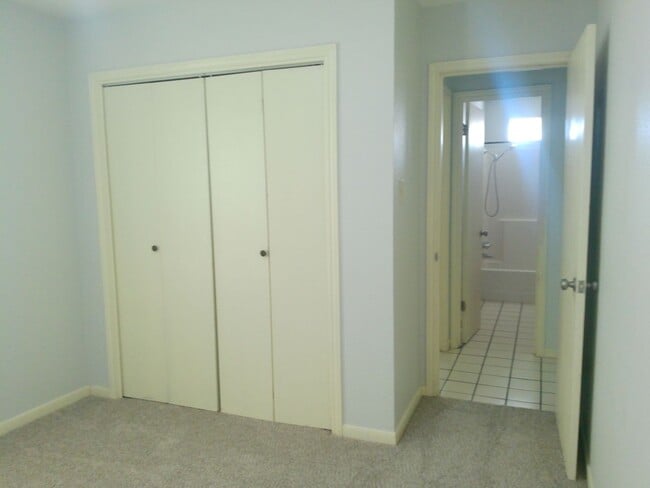Building Photo - 2614 Camargo Dr