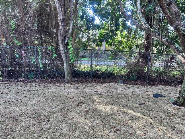 Building Photo - 1270 SE 31st Ct