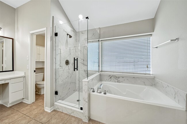 Building Photo - 14526 Red Tailed Hawk Ln