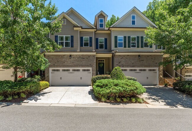 Building Photo - Convenient Carrboro Living in a Spacious 4 Bedroom Home