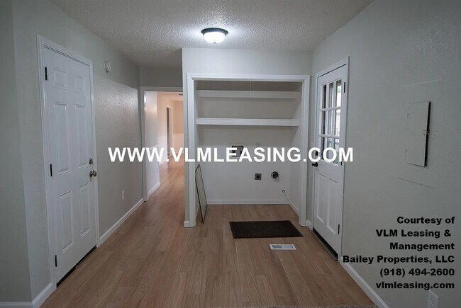 Building Photo - 3317 S 143rd E Ave