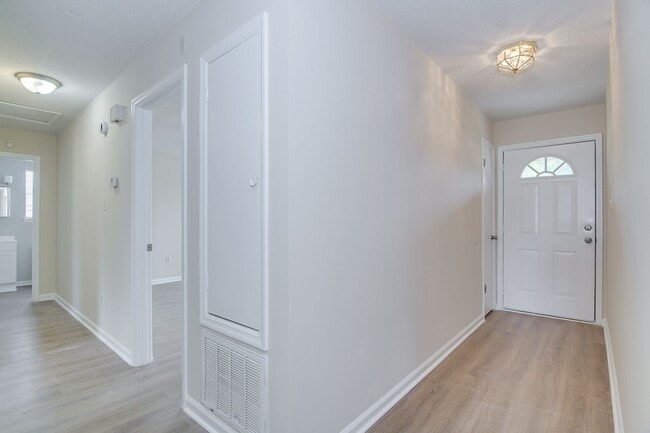 Building Photo - Brick Ranch in Columbia County