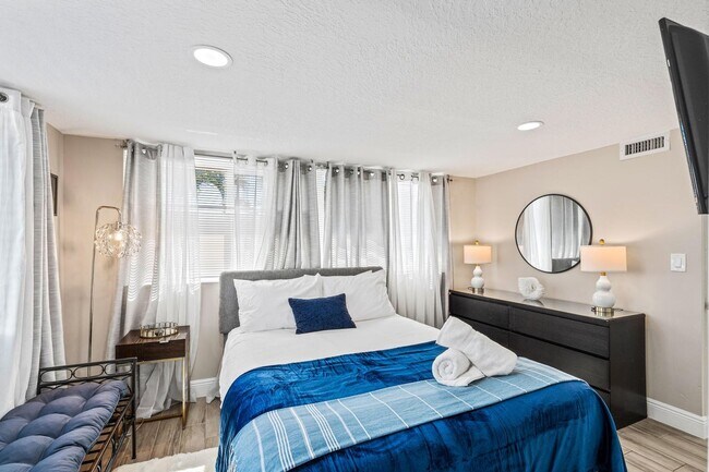 Building Photo - 214 Seacrest Ln