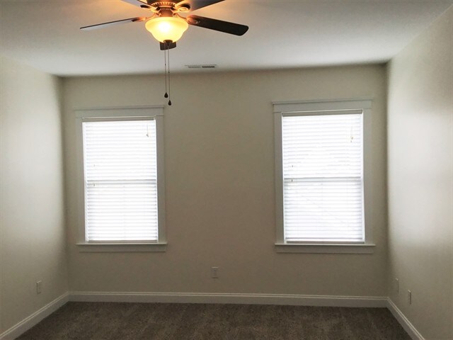 Building Photo - 15612 Waterfront Dr