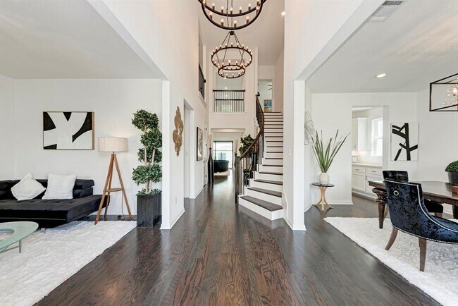 Building Photo - 5028 Olimpico Wy