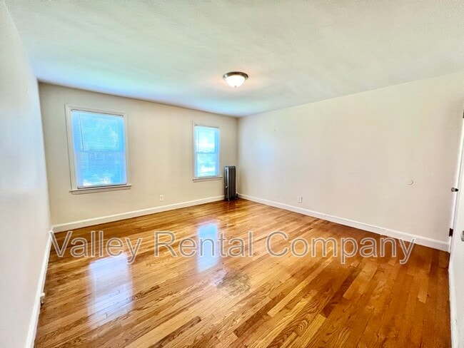 Building Photo - 72 Lyman St