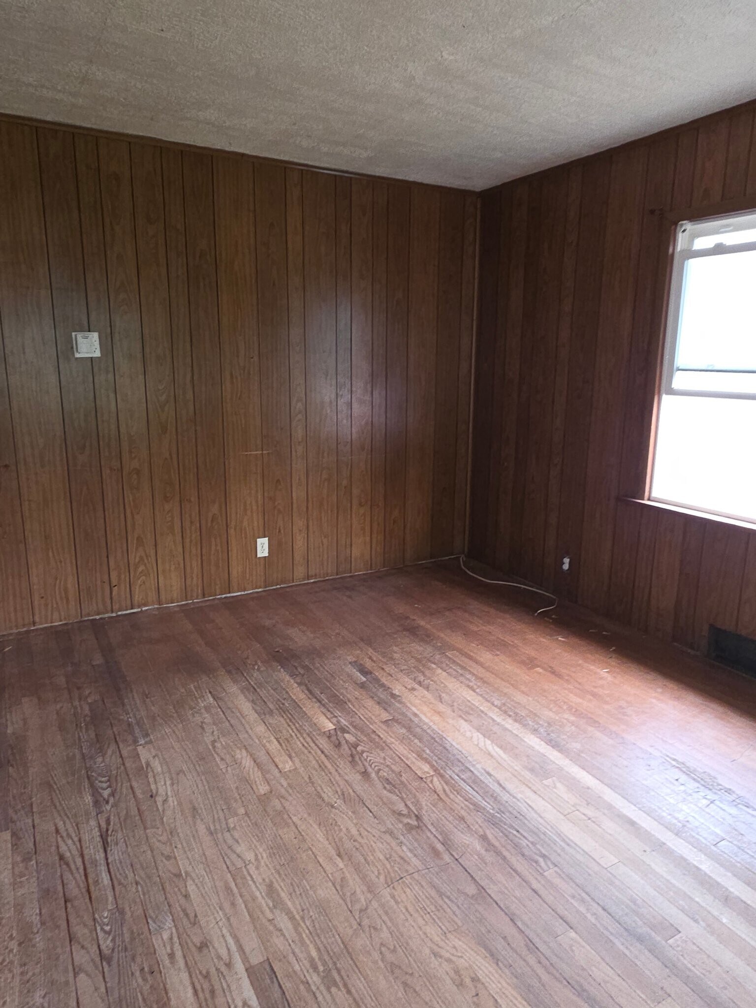 Building Photo - 1818 E Clay St