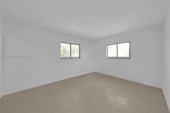 Building Photo - 251 Galen Dr
