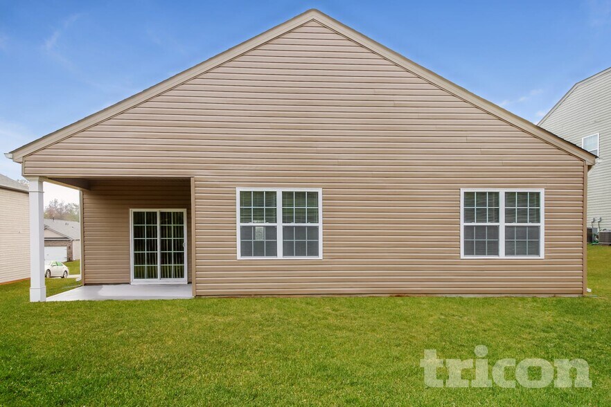 Building Photo - 453 All Seasons Dr