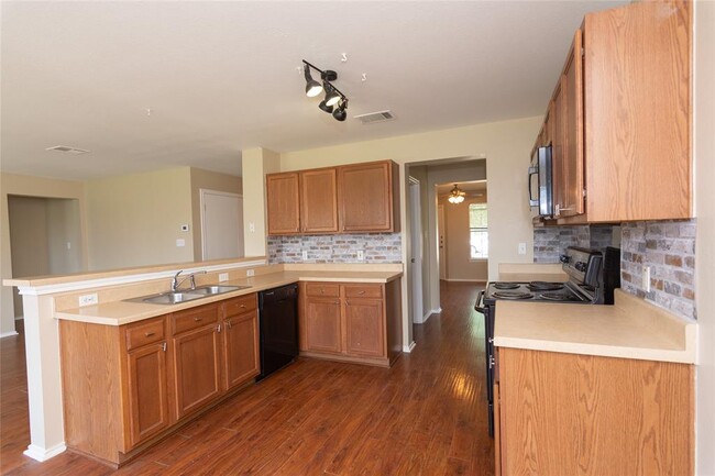 Building Photo - 245 Shale Dr