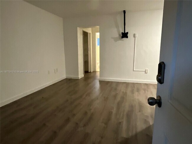 Building Photo - 3333 NW 5th Ave