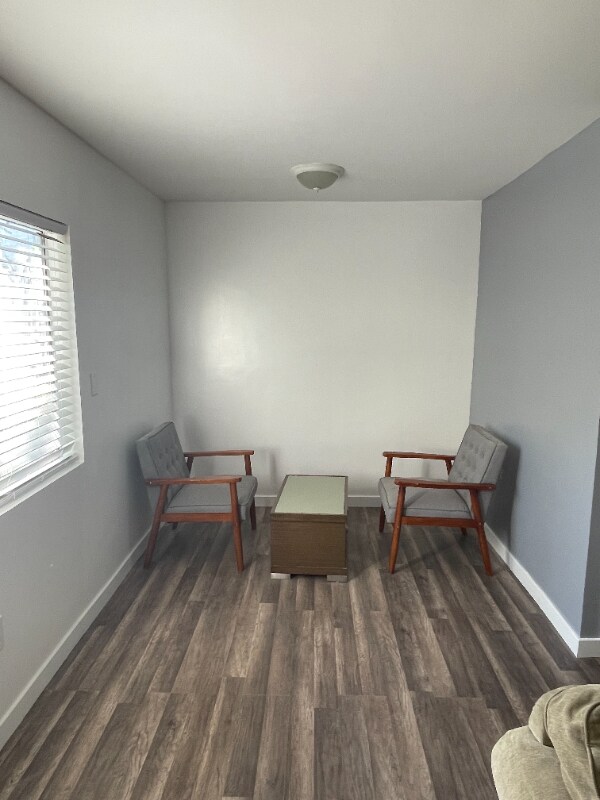 Building Photo - 2115 N Raymond Ave